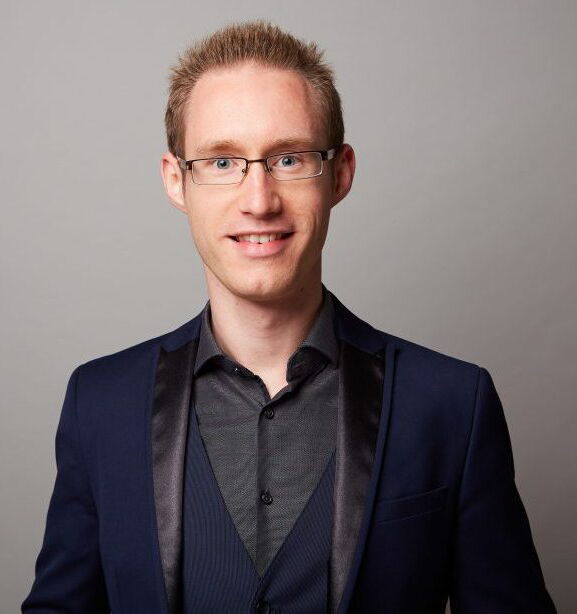 Dr. Sebastian Brand
