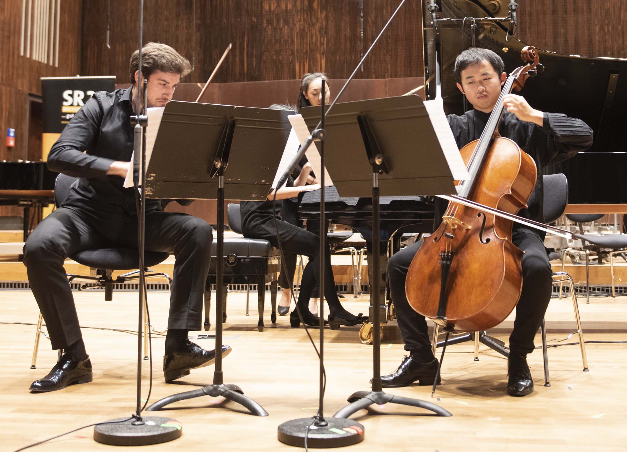 Ensemble auf der Bühne